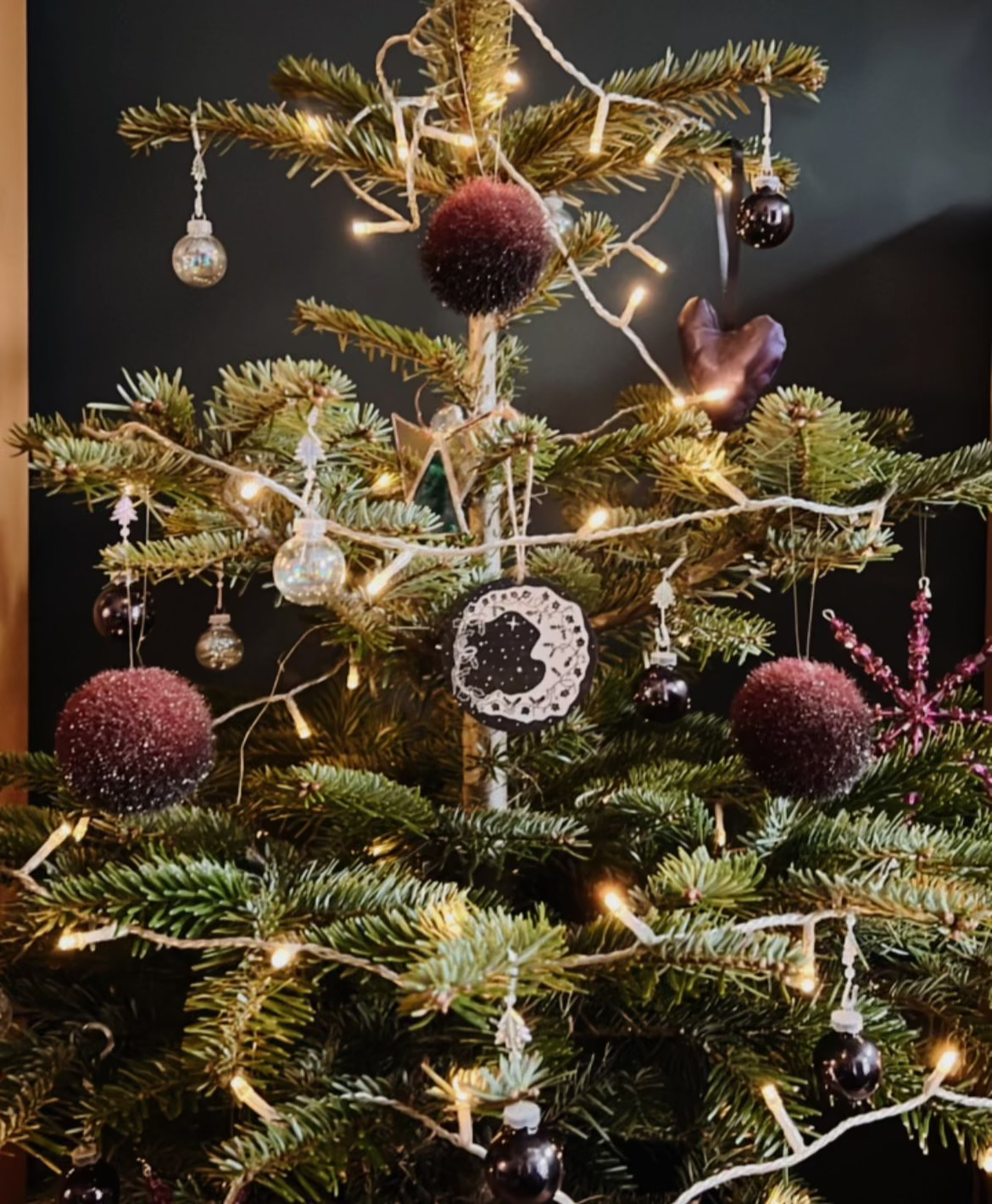 Winter Wreath & Moonlight Wood Decoration